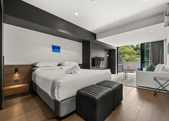 Bright Studio In Braddon With Parking